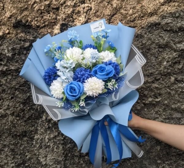 Lilyloot Blue Bucket