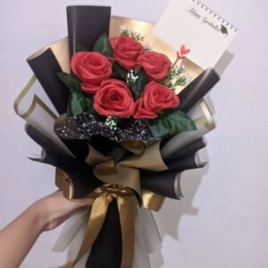 LilyLoot Red & Gold Bucket